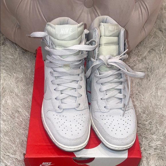 Nike Women's Gray High-Top Dunks Sneakers - Picture 6 of 6